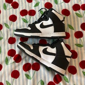 Nike panda dunks